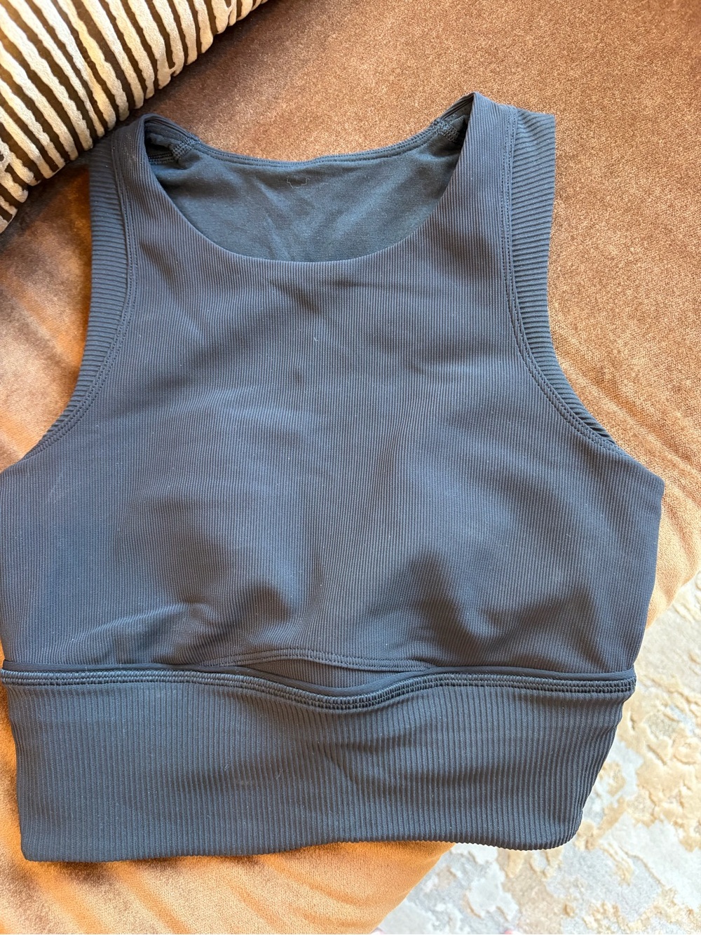 NEW Lululemon Sports Bra/Cropped Tank - Size 4